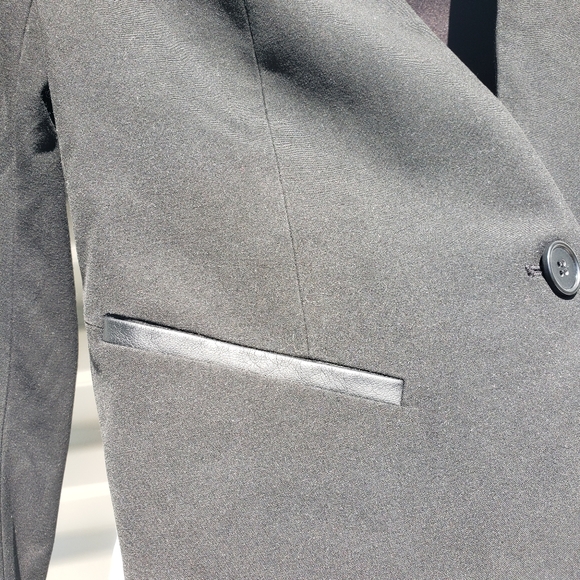 Ann Taylor cropped black single button blazer with faux leather trim - Picture 2 of 6